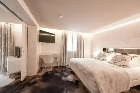 Hôtel Tsanteleina - 93