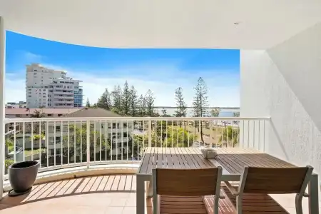 Crystal Bay on the Broadwater - 371