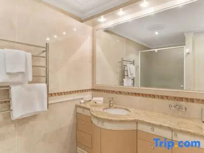 The Peninsula Riverside Serviced Apartments - 171