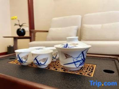 Guangzhou Zhejiang - 136