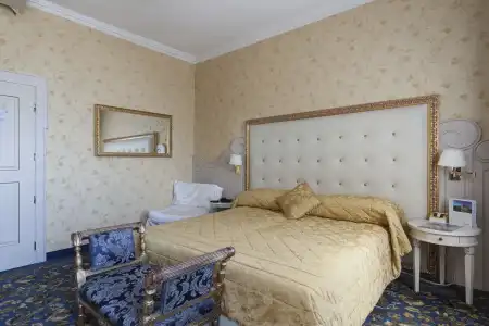 Riviera - 5