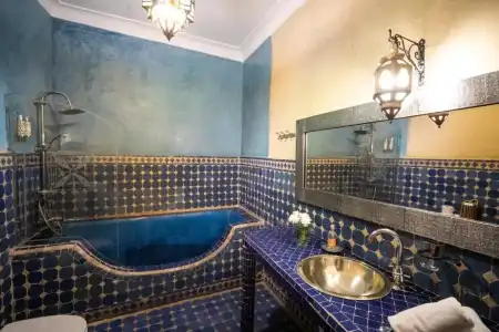 Riad Mur Akush - 25