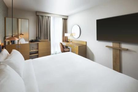 Hilton Garden Inn Bristol City Centre - 56