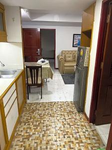 Mall Suites - 410