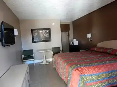Sunset Inn - 53