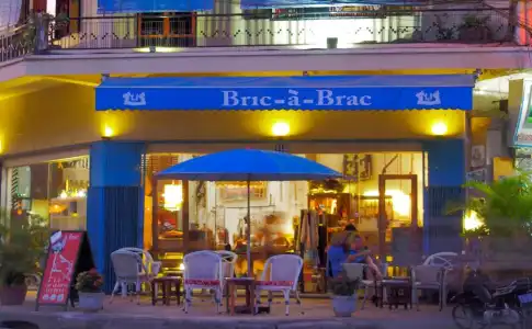 Bric-à-Brac - 11
