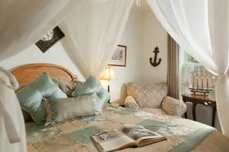 The Roosevelt Inn - 1