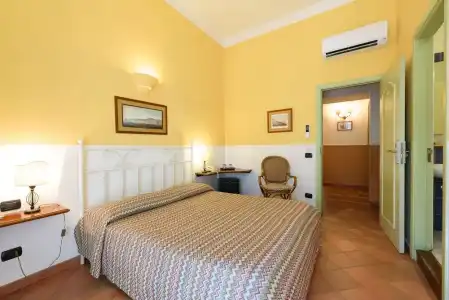 The Lux Napoli Mergellina - 26