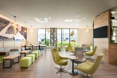 Super 8 by Wyndham Munich City North - 10