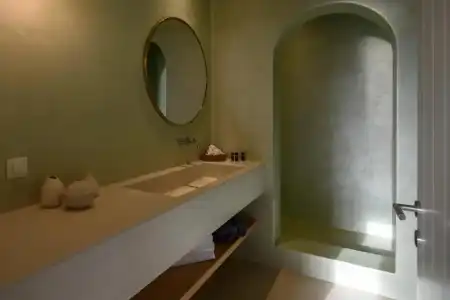 Este Luxury Suites - 71