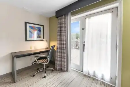 Holiday Inn Express Columbus Downtown by IHG - 7