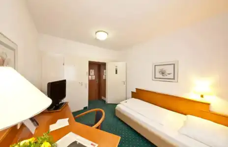 Boulevard - 27