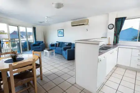 Alexander Beachfront Apartments - 46