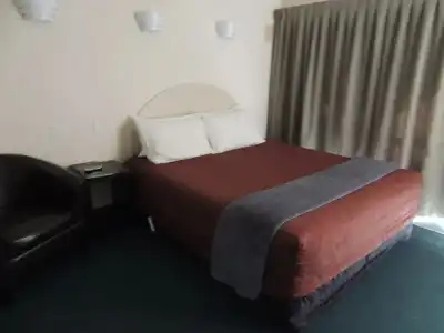 Fountain Court Motel - 4
