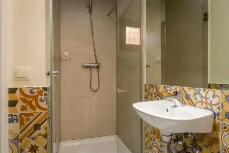 YIT Puerta Bisagra - 48
