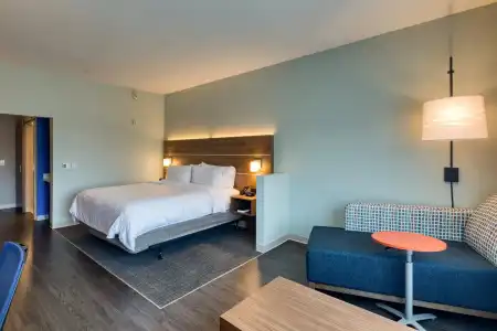 Holiday Inn Express & Suites Charlotte - South End by IHG - 100