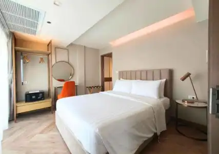 Away Bangkok Riverside Kene - 81