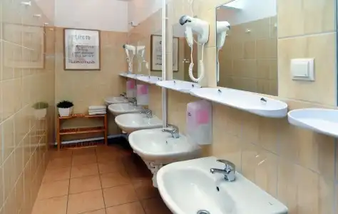 Warsaw Hostel Centrum Private Rooms & Dorms - 39