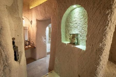 Hu of Cappadocia - 130