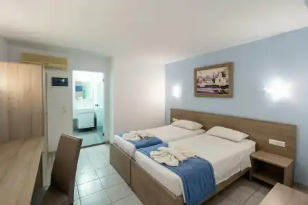 Lardos Bay - 38