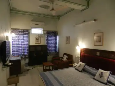 Tara Niwas - 68