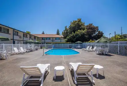 Quality Inn & Suites Medford Airport - 21