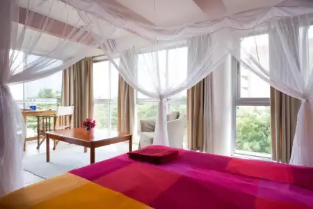 Q-Bar & Guest House - 34