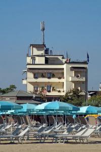 River Fronte Mare Con Piscina - 69