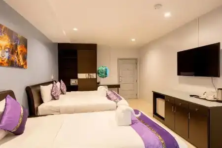 The Great at Patong - 25