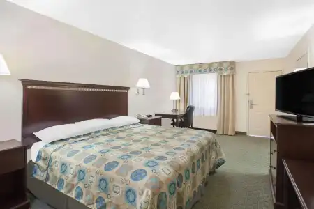 Super 8 by Wyndham Corpus Christi - 16