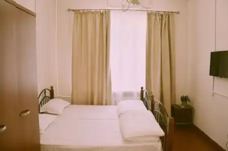 Alma Hostel - 2