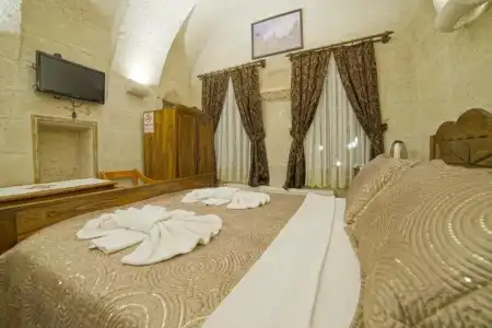 Safran Cave - 43