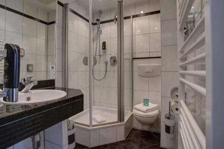 am Schlosspark , Wiesbaden - 22