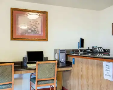 Rodeway Inn Newport - 4