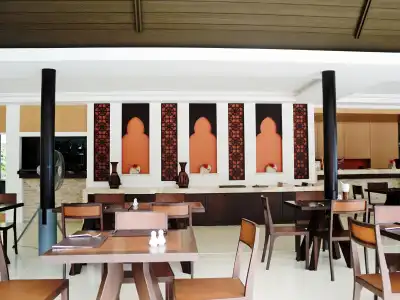 Iyara Beach & Plaza - 23