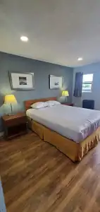 Travelers Inn - 25
