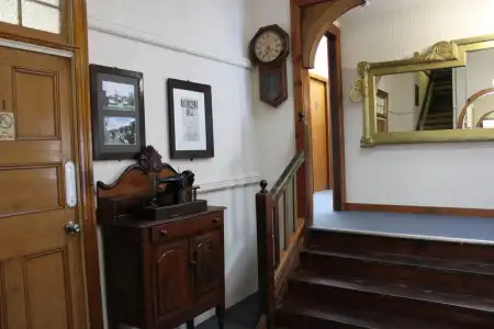 Brisbane Manor - 1