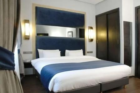Imperial Casablanca - 23