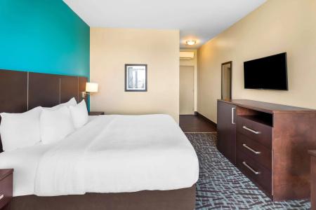 Best Western Plus Montreal - 45