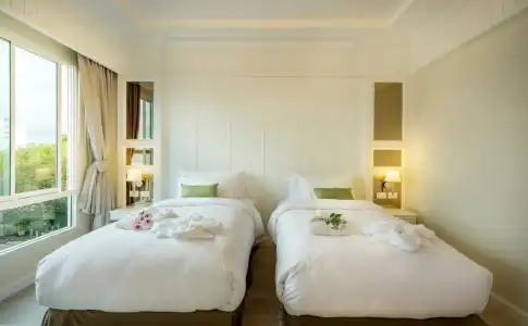 Siam Tharadol - 5