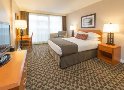 Embassy Inn - 37