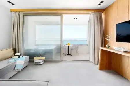 Emily's Luxury Suites - 71