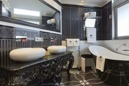 DoubleTree by Hilton A Coruna - 9