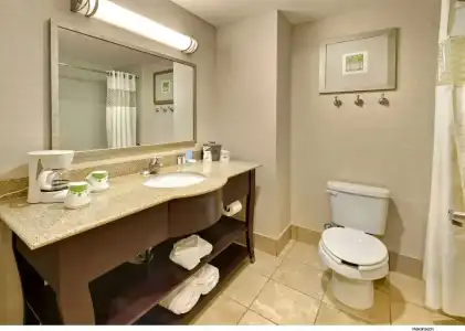 Hampton Inn & Suites Reno - 29