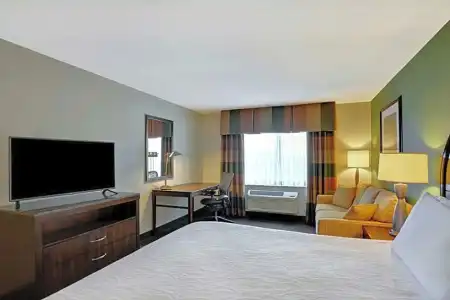 Hilton Garden Inn Green Bay - 52