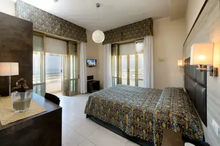 Capri & Residence - 18