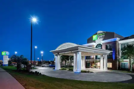 Holiday Inn Express & Suites Florence I-95 & I-20 Civic Ctr by IHG - 53