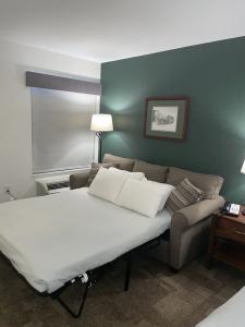 Boothill Inn and Suites - 47