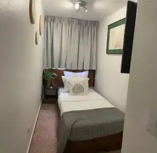 Studio 27 Backpackers - 3