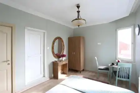 Sofia Corner - 87